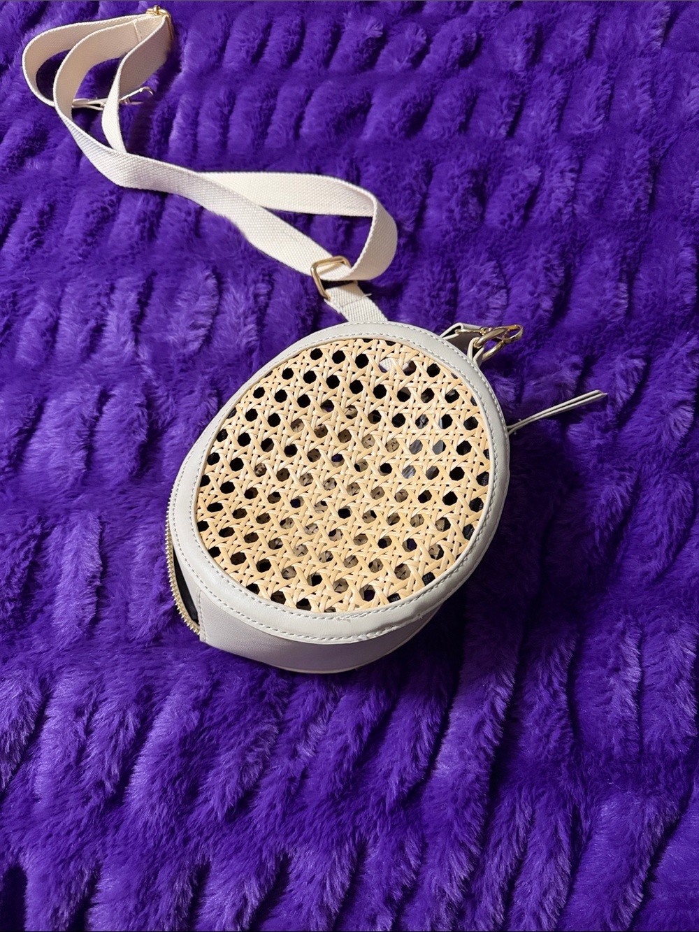 Round Woven Crossbody Bag in Cream and Natural